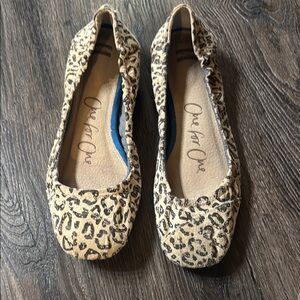 Toms Tan and Black Leopard Print Flats